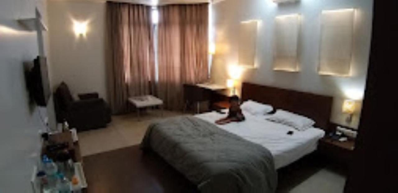 Hotel Maratha Residency,รัตนากีรี ภายนอก รูปภาพ